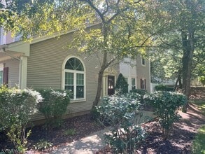 Building Photo - 17 Cameo Ct