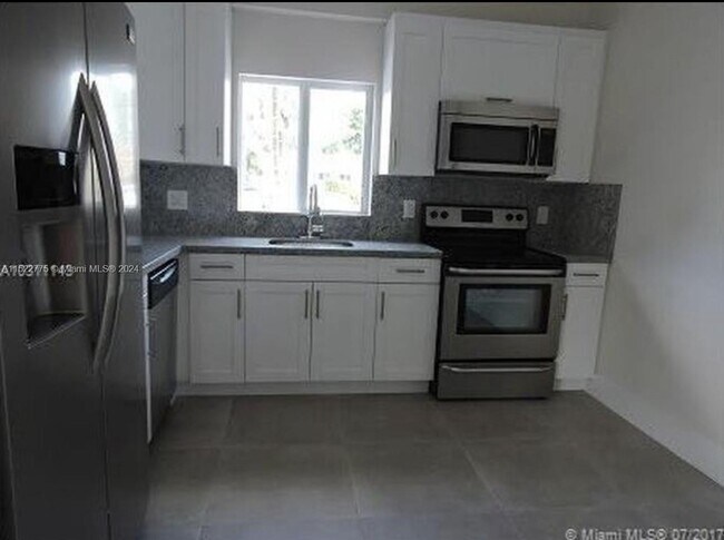 Building Photo - 9047 SW 28th St