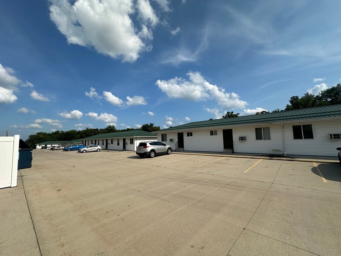 Foto principal - 25719 W Bridge St