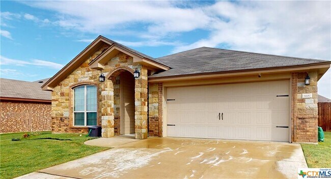 Building Photo - 805 Hickok Dr
