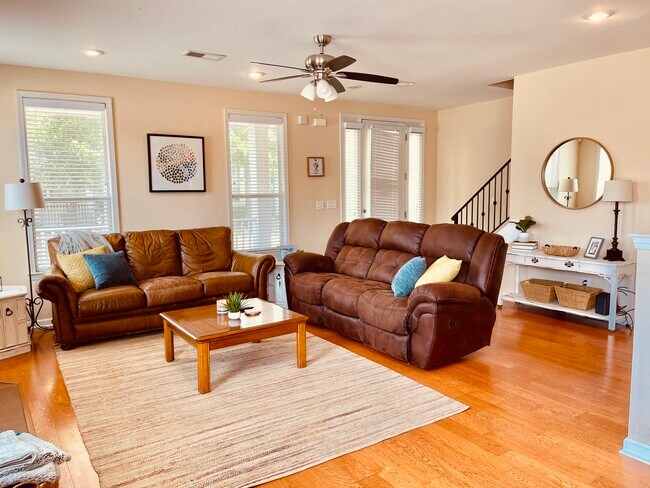 sala de estar - 1436 Island Town Cove