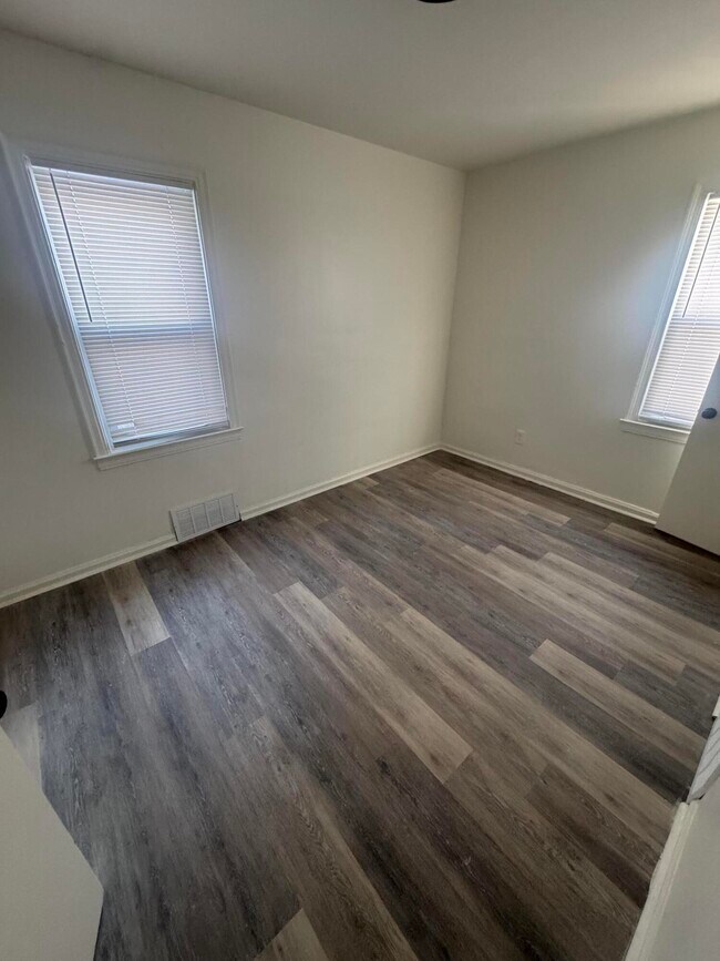 Building Photo - 18955 Hamburg St