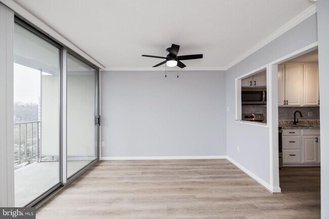 Building Photo - 2059 Huntington Ave