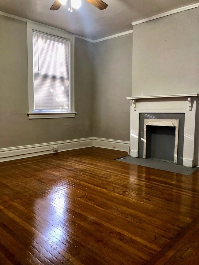Foto del edificio - *** Amazing Shadyside Apartment * Walk to everything * Pet Friendly * Duplex Style Apartment * Lu...