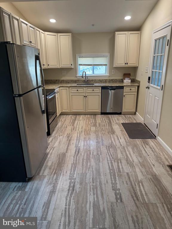 Foto del edificio - 422 Kansas Rd