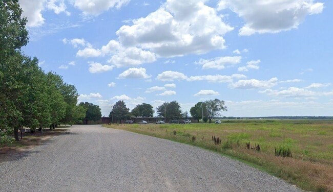 Building Photo - 1207 W Cherokee St