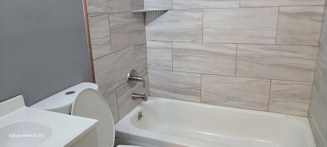 Foto del edificio - 3516 Lynhaven Dr