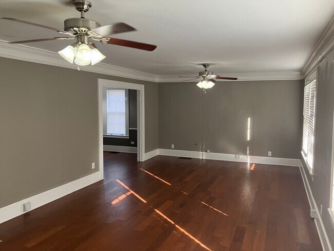 Foto del edificio - 402 4th Ave NE