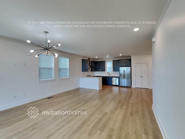 Building Photo - 428 38th Ave N