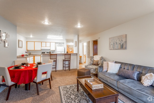 2HAB, 1BA - 902 ft² - The Whimsical Pig