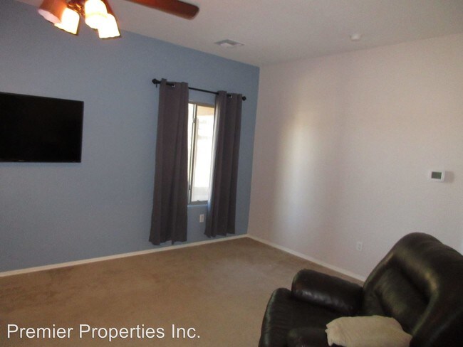 Building Photo - 877 E Cottonwood Canyon Pl
