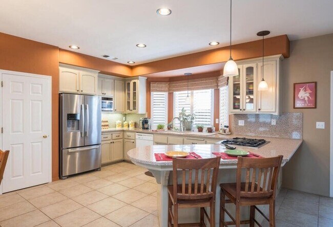 Foto del edificio - 802 Sycamore Canyon Rd