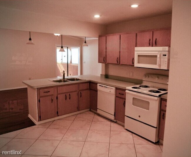 Foto del edificio - 3 br, 2 bath House - 1672 SW Bellevue Ave