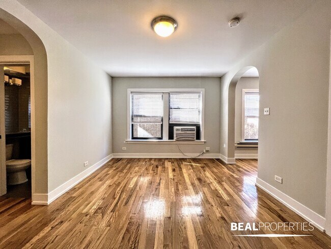 Building Photo - 556 W Arlington Pl