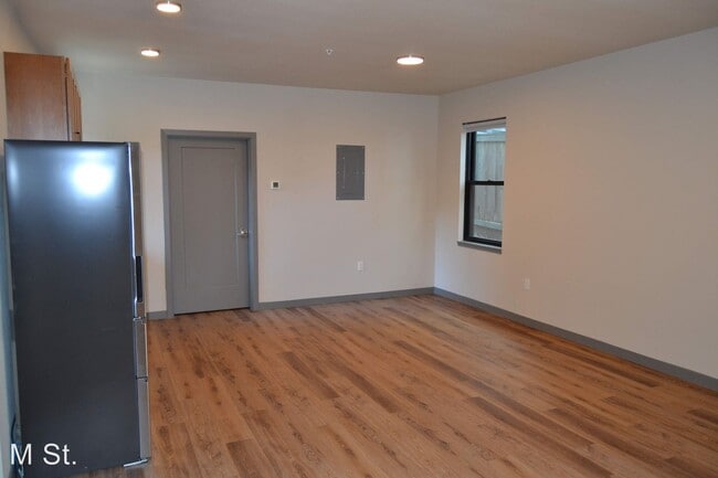 Building Photo - 221 23rd Ave E