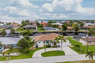 Building Photo - 105 Sinclair St SE
