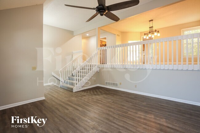 Foto del edificio - 15102 W 131st St