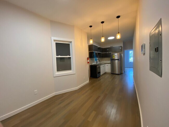 Building Photo - 107 Magazine St