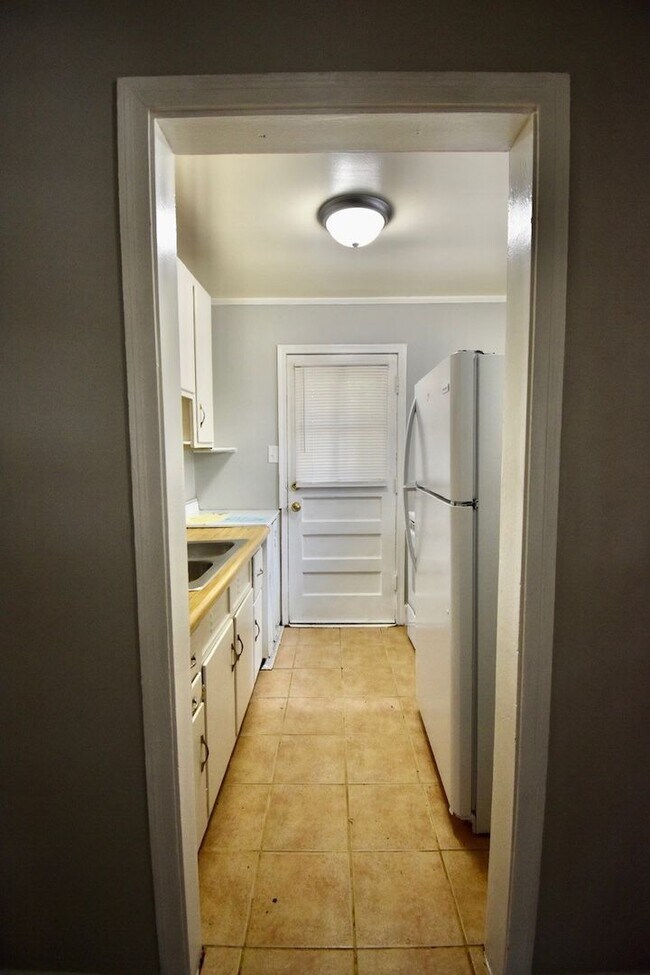 Building Photo - Two Bedroom, One bath house available now!