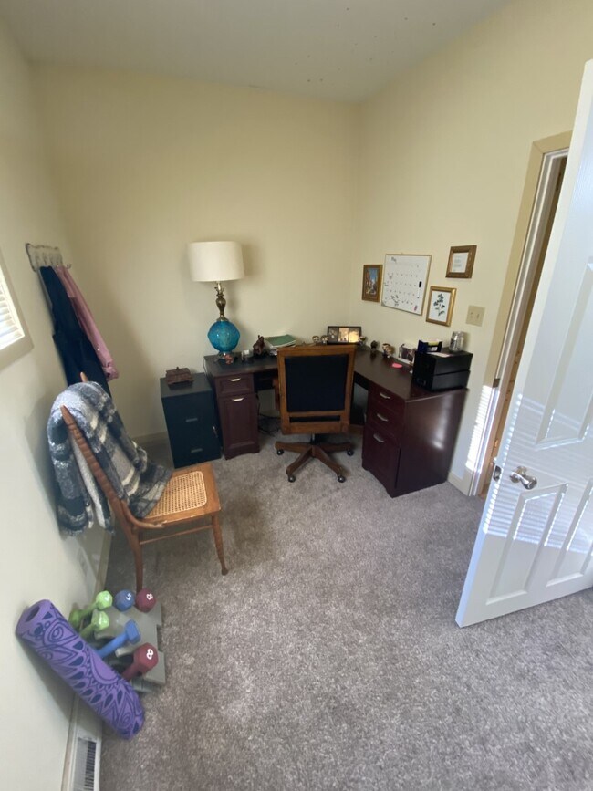 second bedroom/office - 420 North St