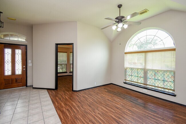 Foto del edificio - 11743 Berkway Trail