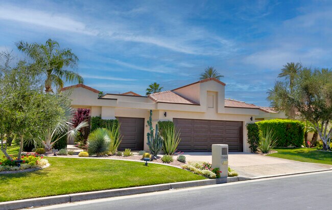 Foto del edificio - 75105 Spyglass Dr