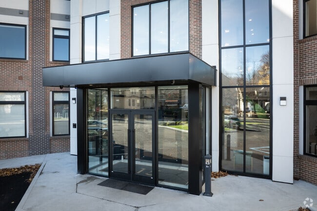 Building Photo - One Five on Washington