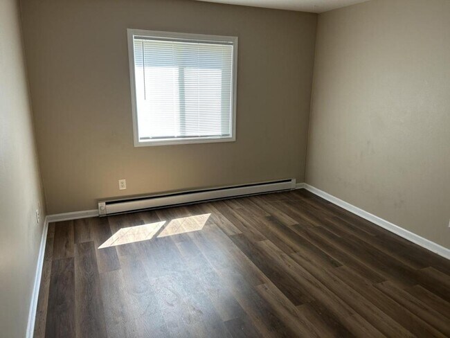 Foto del edificio - 6578 Lake Rd