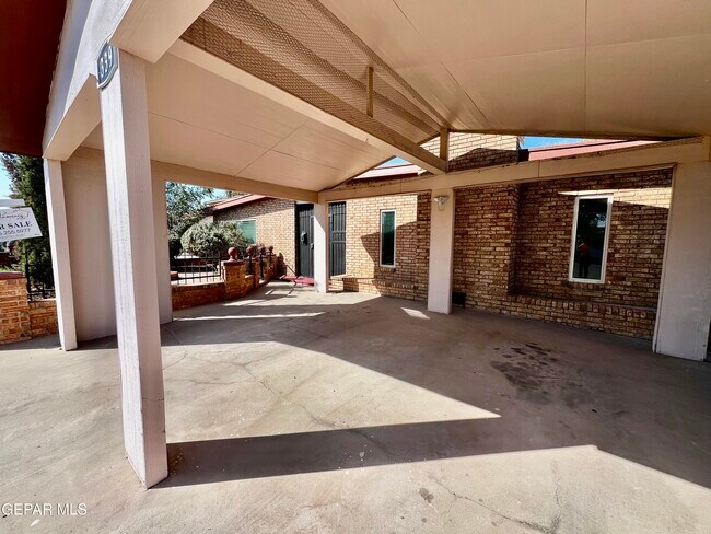 Foto del edificio - 339 Medina St