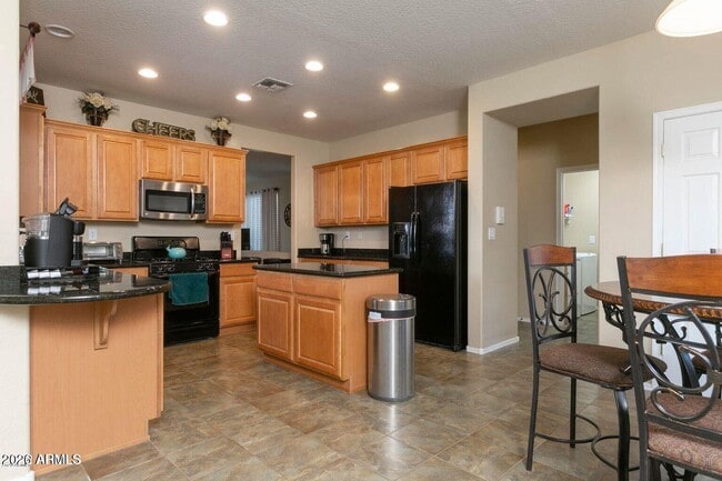 Building Photo - 2023 W Shackleton Dr