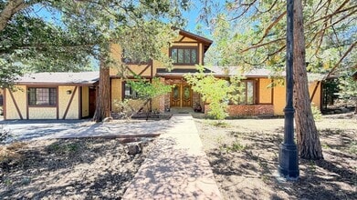 Building Photo - 54061 Linger Ln