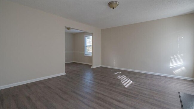 Foto del edificio - 6218 Creekford Ln