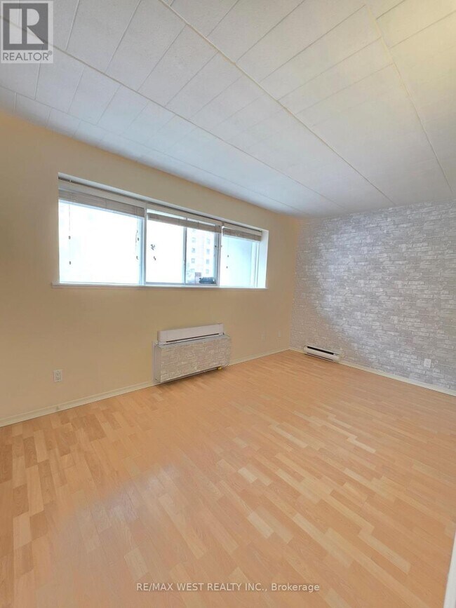 Photo du bâtiment - 238 Shuter St