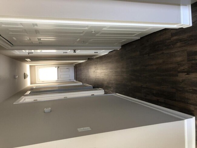 Building Photo - 2524 B Brookville
