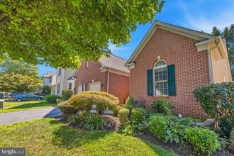 Building Photo - 46855 Willowood Pl