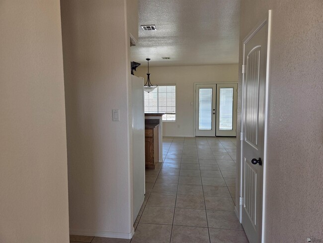 Building Photo - 13425 Brentwood Way