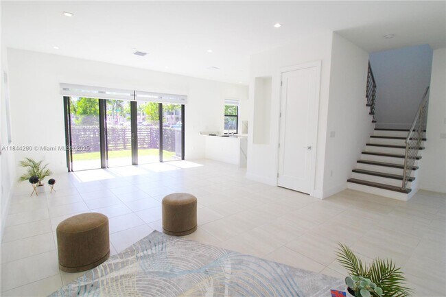 Foto del edificio - 4311 NW 82nd Ave