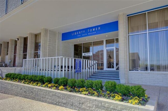 Foto del edificio - Adorable 2 bed 2 bath in historic Liberty Tower