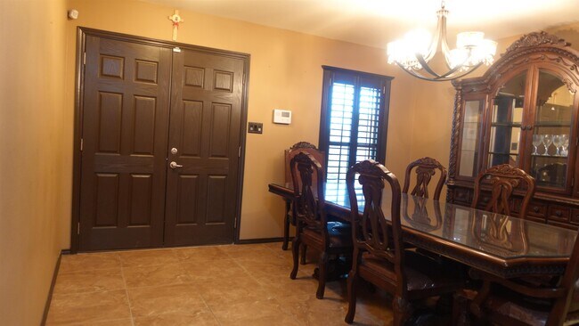 Building Photo - 317 Pomian Ct