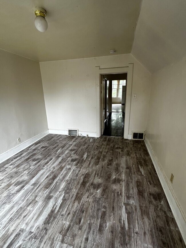 Foto del edificio - 1132 E Clarke St