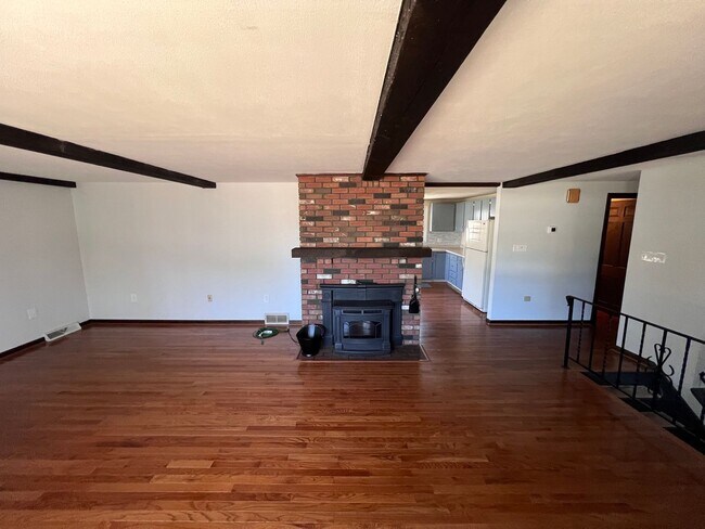 Foto del edificio - Check out this 3 bedroom 3 bath home for lease