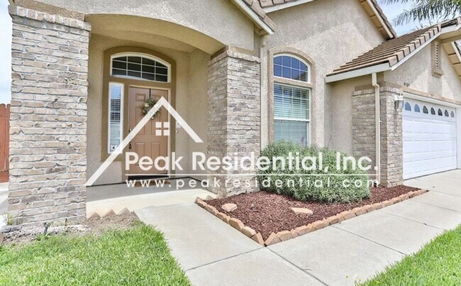 Foto del edificio - Spacious Elk Grove 4bd/2ba Home with 2 Car...