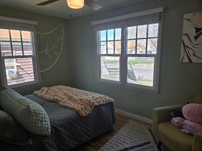 Foto del edificio - 745 Lennox St