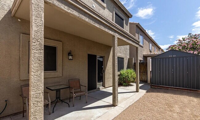 Building Photo - Stunning 4-Bedroom Townhome in Gated Community with Pool & Private Backyard!