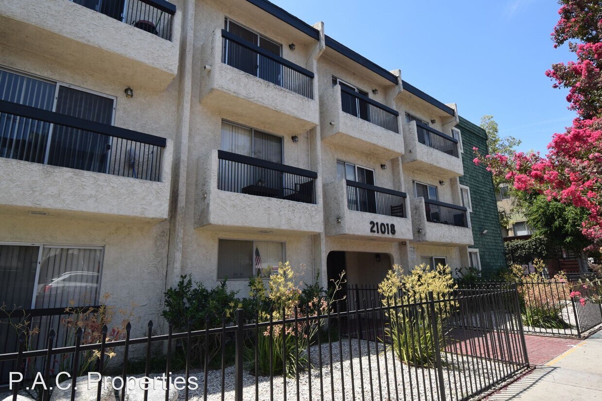 Primary Photo - 2 br, 2 bath Apartment - 21018 Gresham Str...