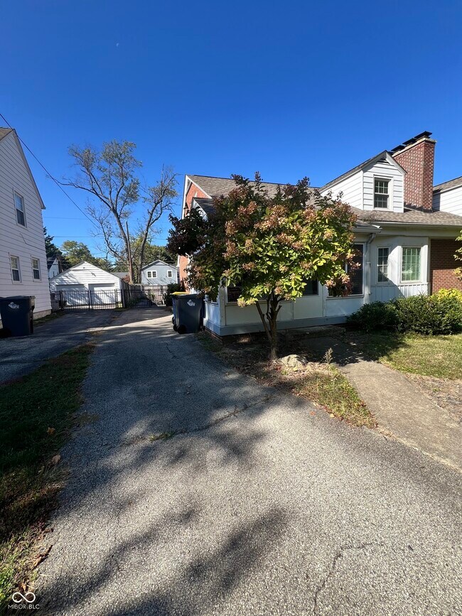 Foto del edificio - 4728 Boulevard Pl