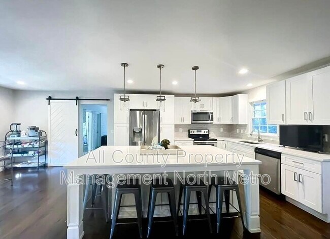 Building Photo - 204 Cold Creek Dr