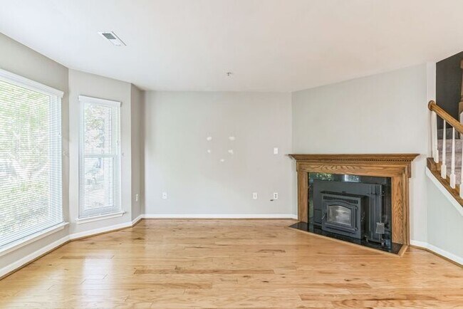 Building Photo - 22037 St John's Cir