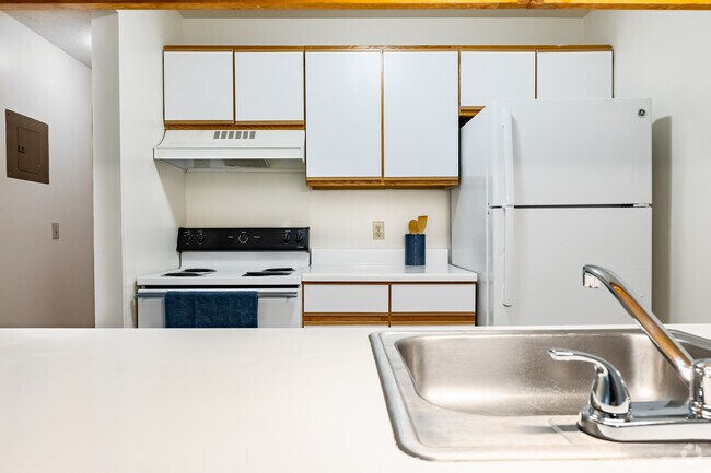 2 habitaciones, 1 baño - 950 pies cuadrados - Cocina - Culver Estates Apartments