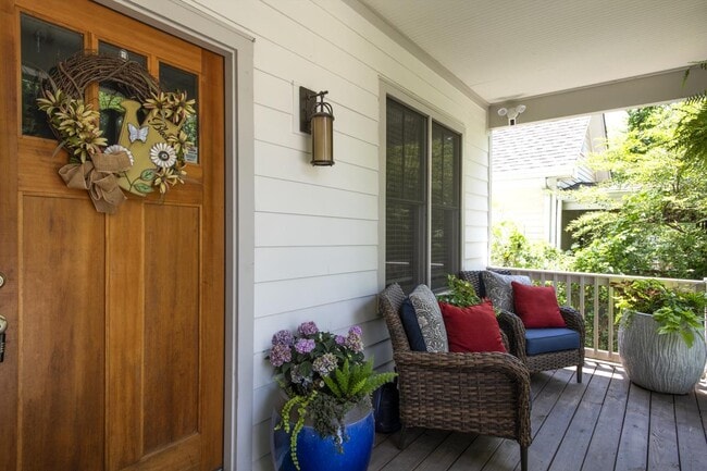 Building Photo - 919 Joseph Ave